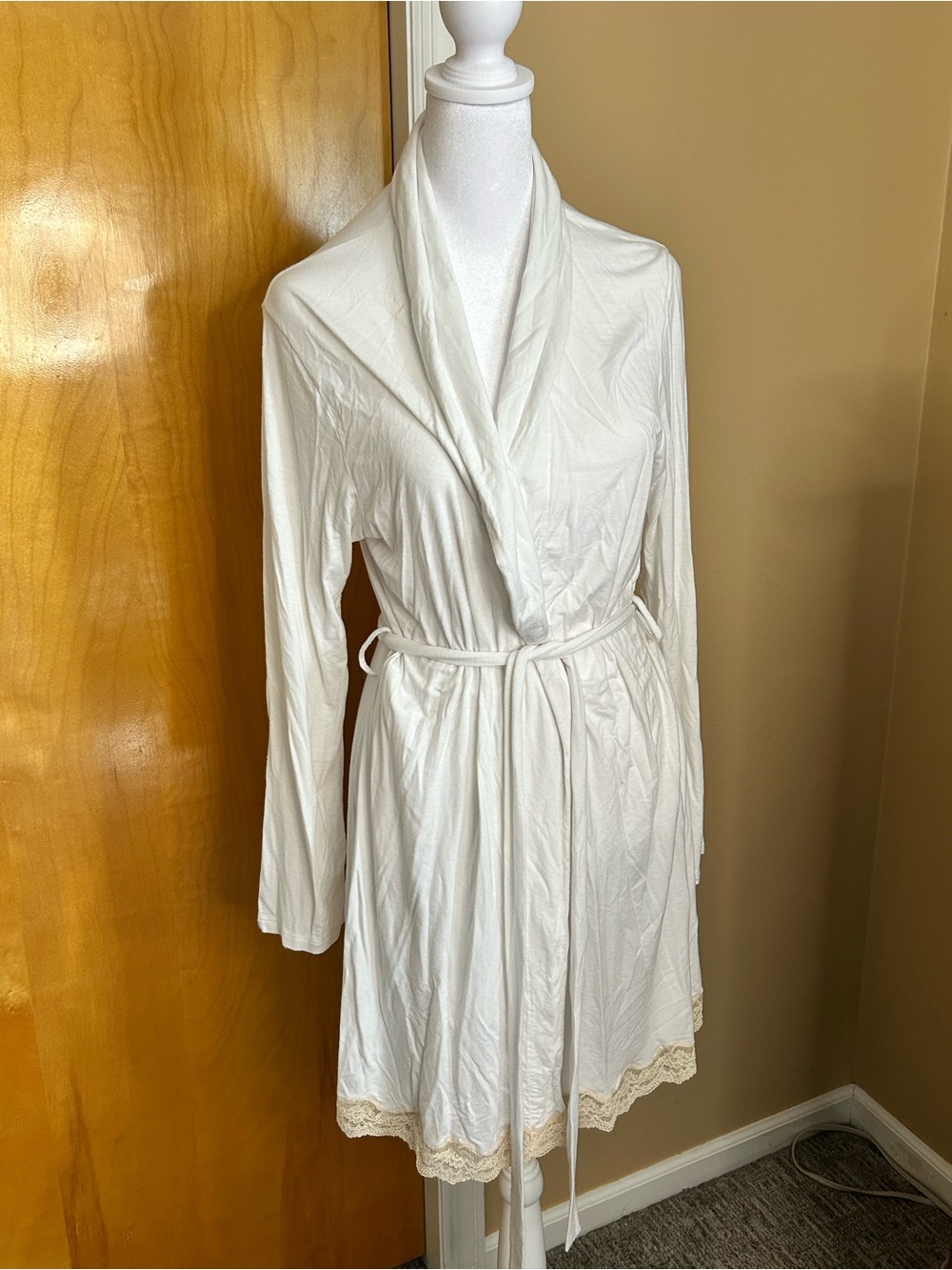 Eberjey Cream Lace-Trim Shawl Collar Robe